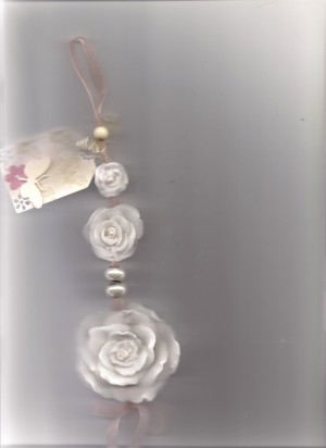 Zeepketting Rozen(wit/rose)met pareltjes/kralen en label