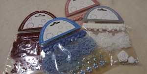 4 pakjes  pompom flowers 